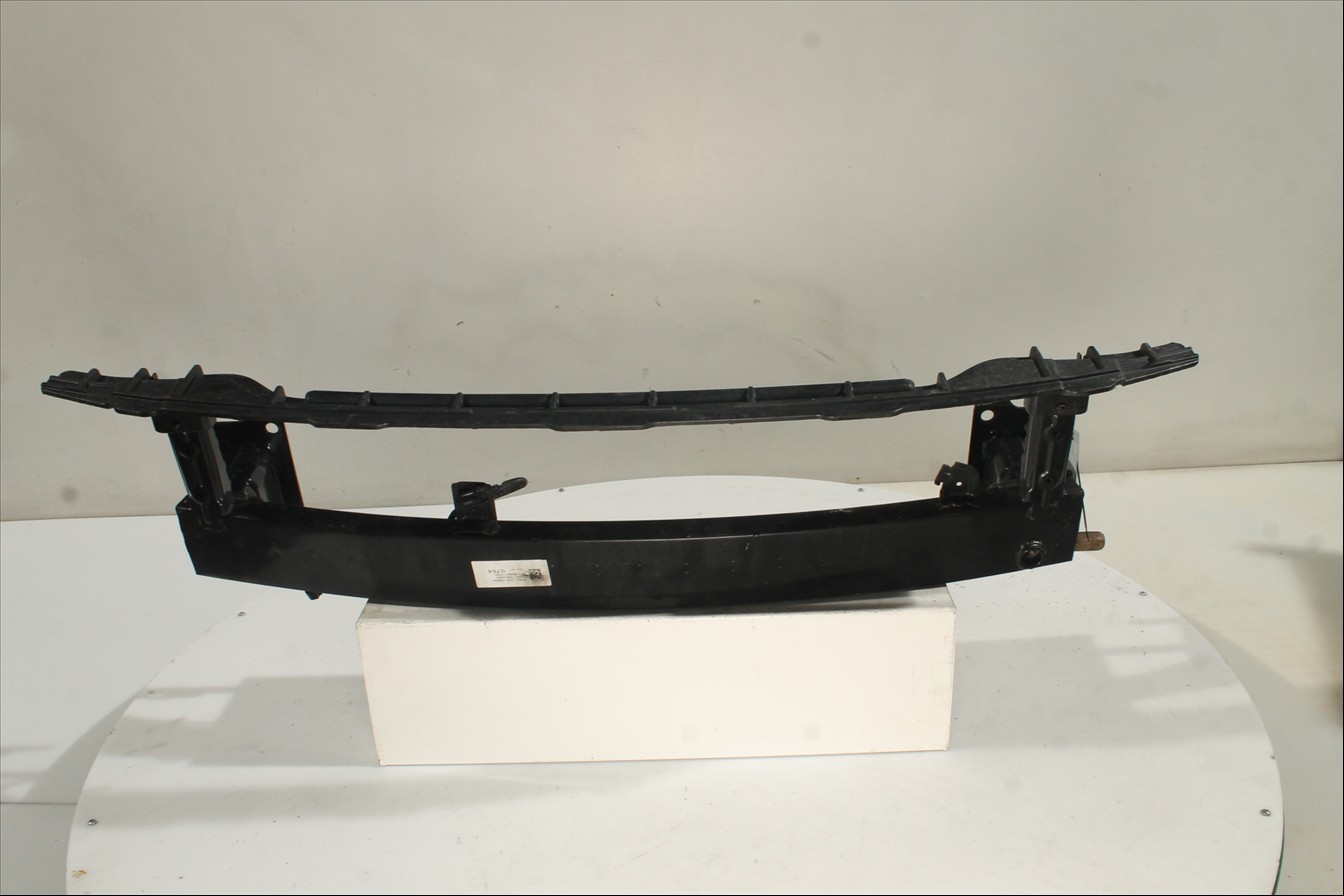 Traviesa paragolpes Del.