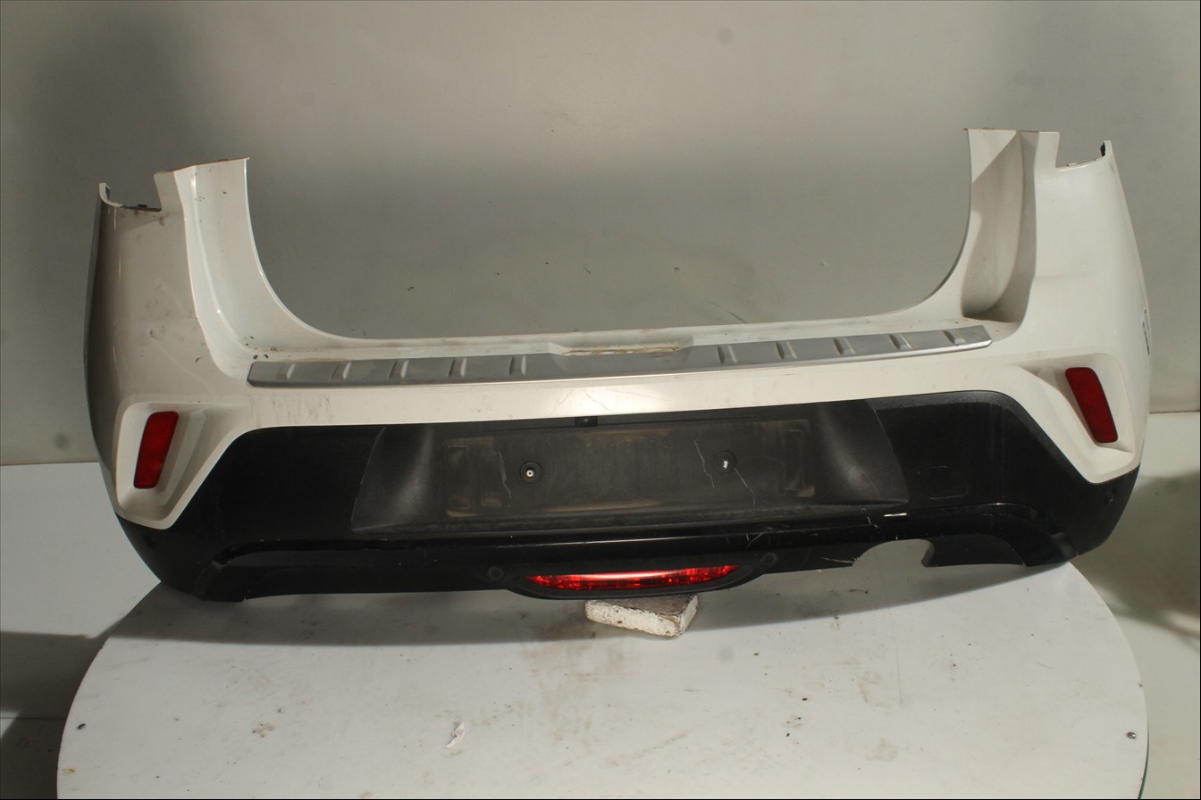 Paragolpes Tra.