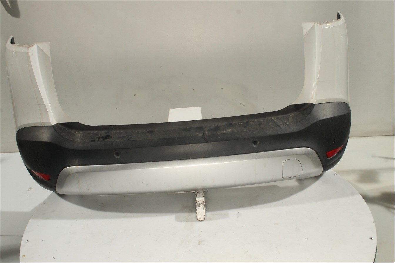 Paragolpes Tra.