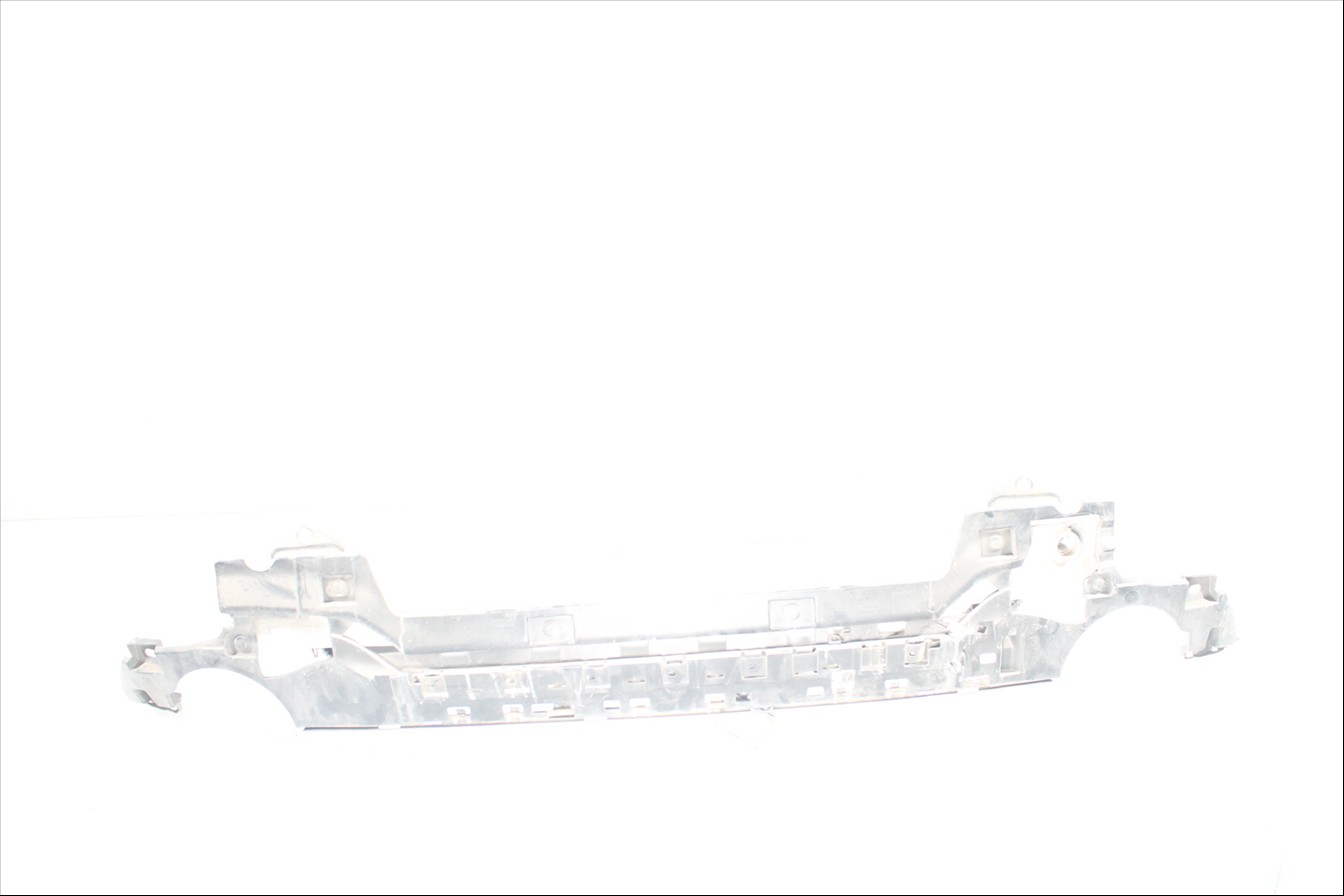 Traviesa paragolpes Tra.