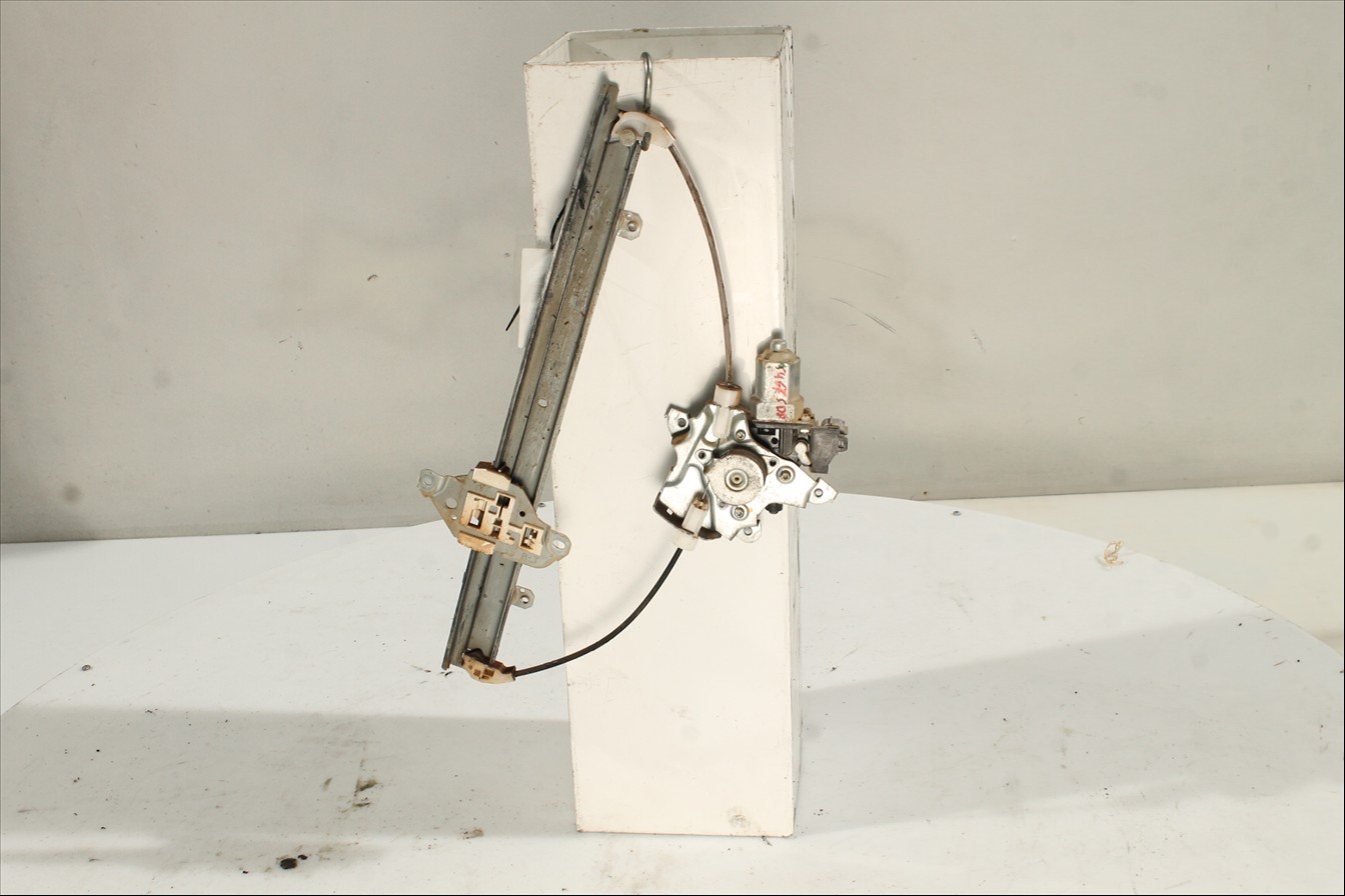 Elevalunas eléctrico puerta Del. Der.