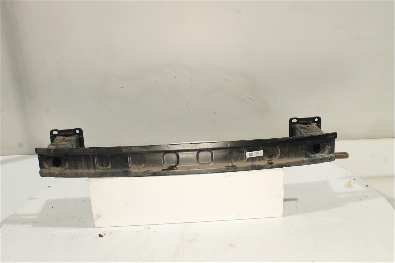 Traviesa paragolpes Tra.