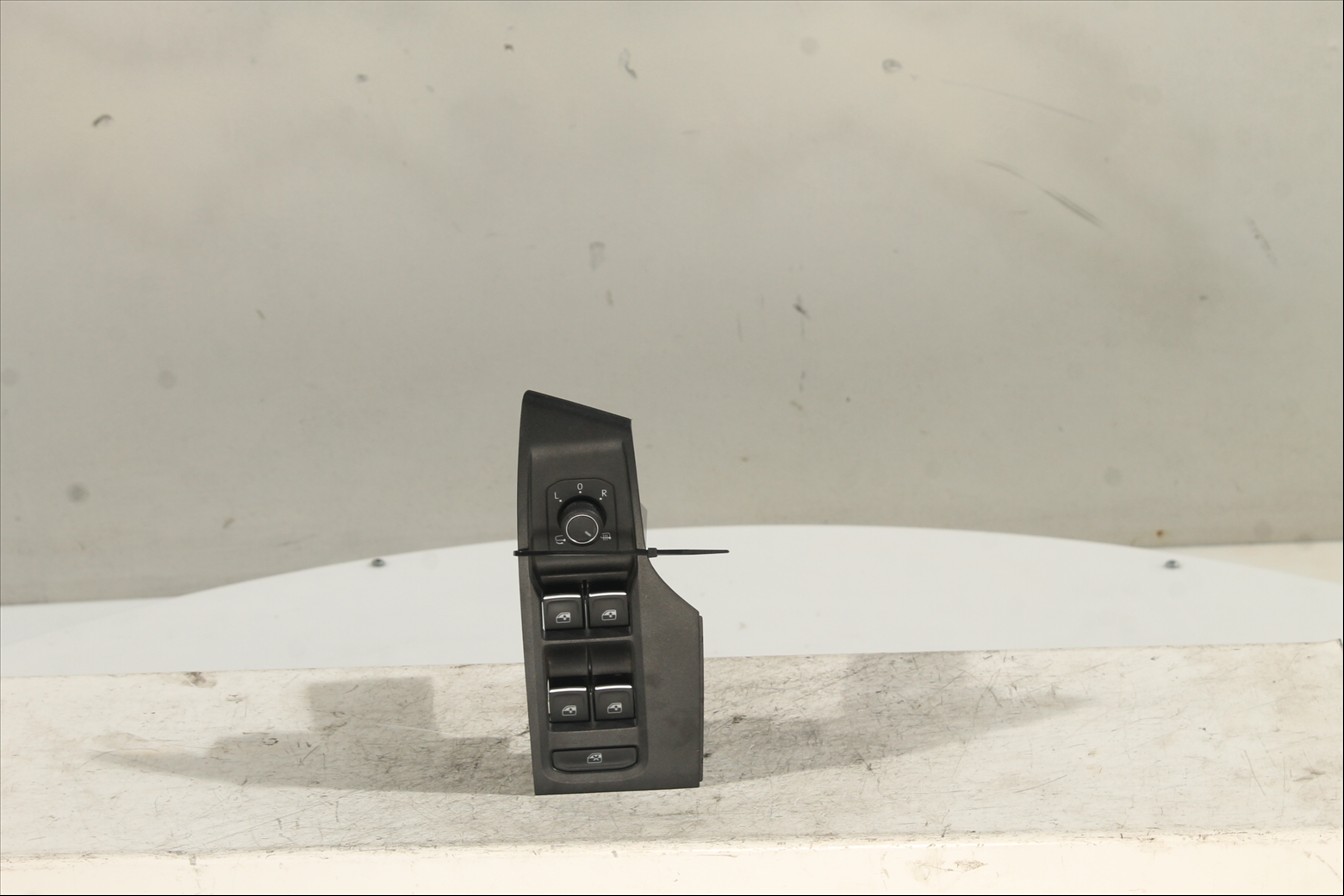 Interruptor elevalunas Del. Izq.