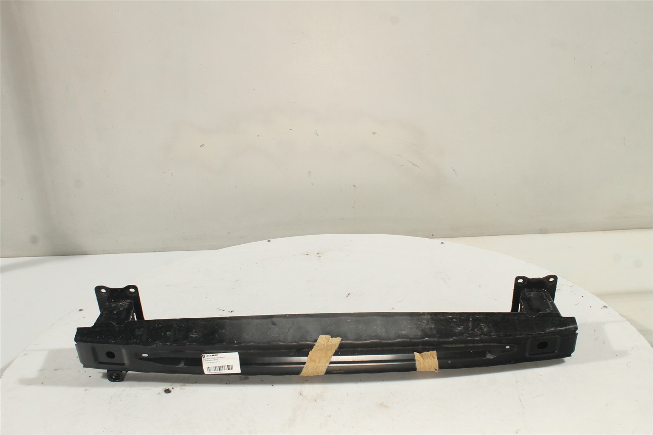 Traviesa paragolpes Tra.