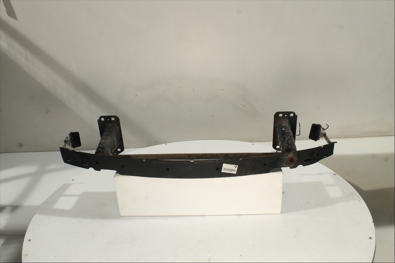 Traviesa paragolpes Del.