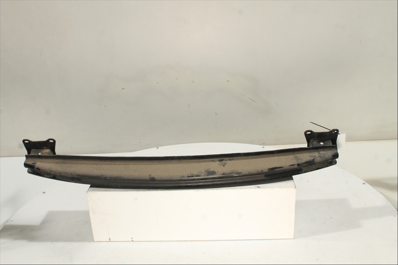 Traviesa paragolpes Tra.