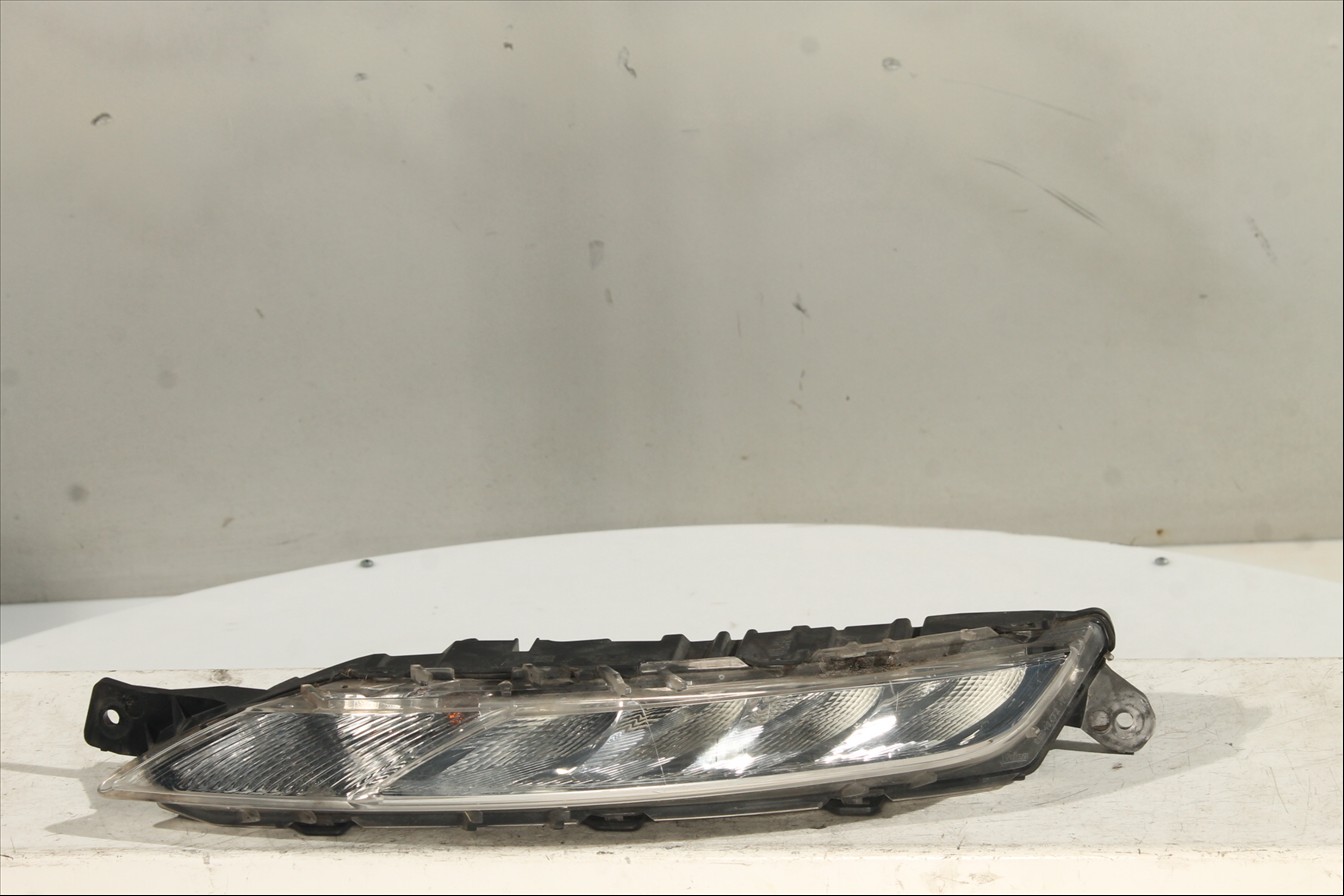 Piloto luz diurna Izq