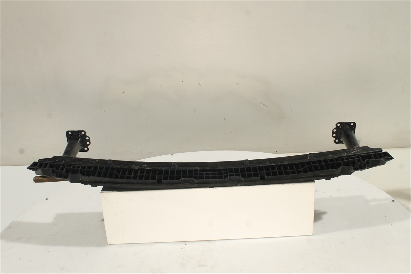 Traviesa paragolpes Del. Inf.