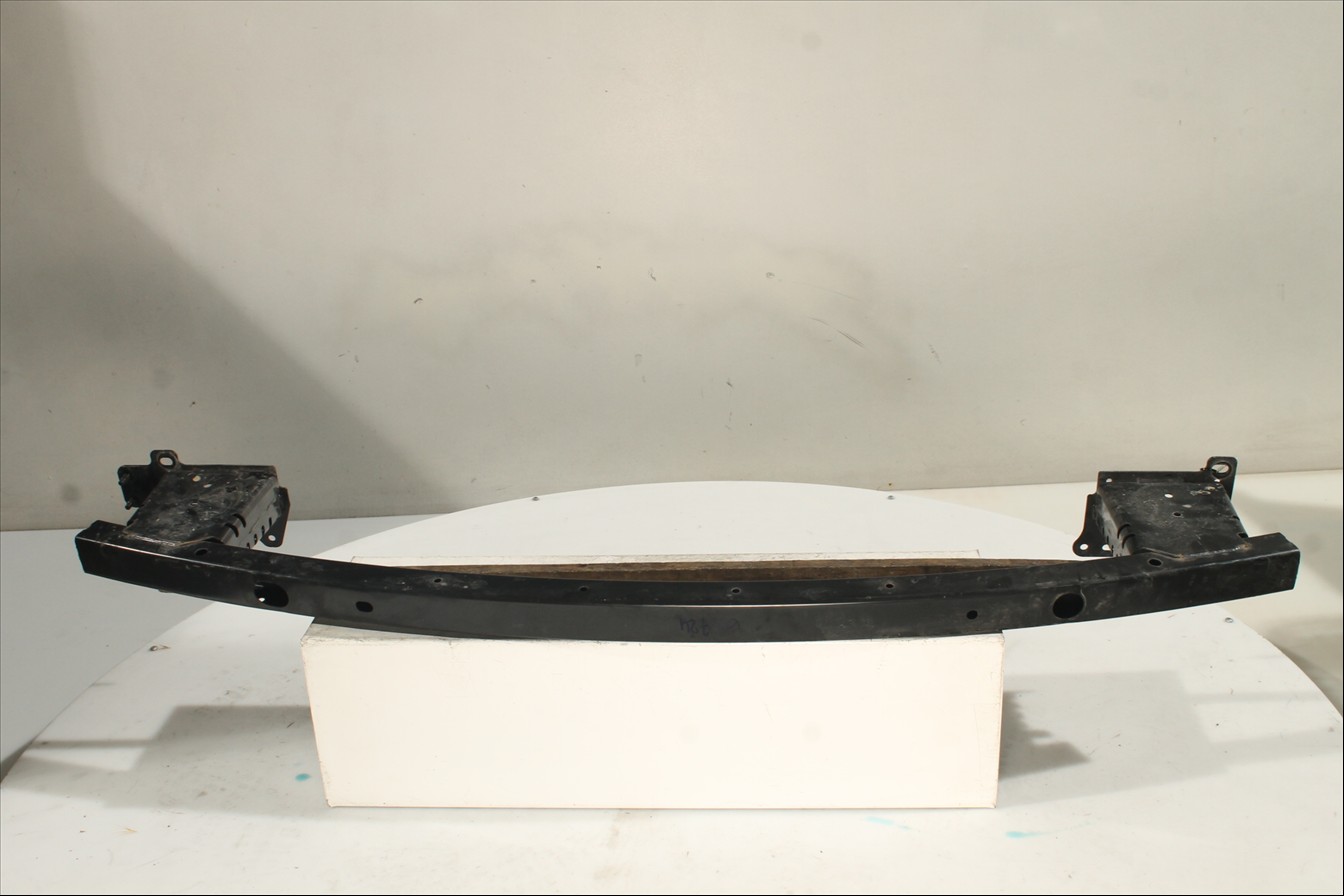 Traviesa paragolpes Del. Inf.