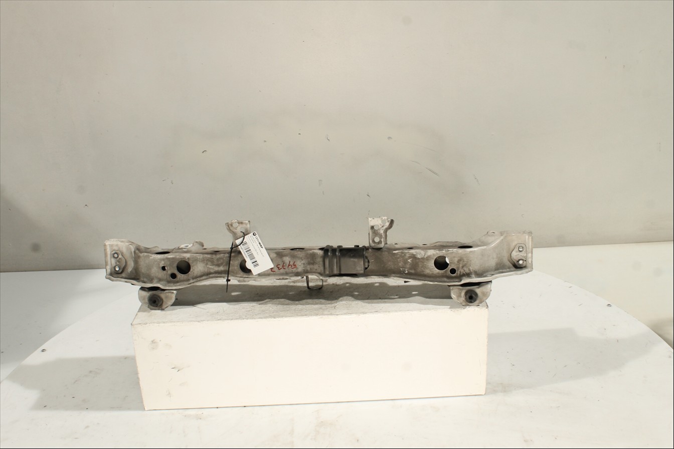 Traviesa paragolpes Del. Sup.