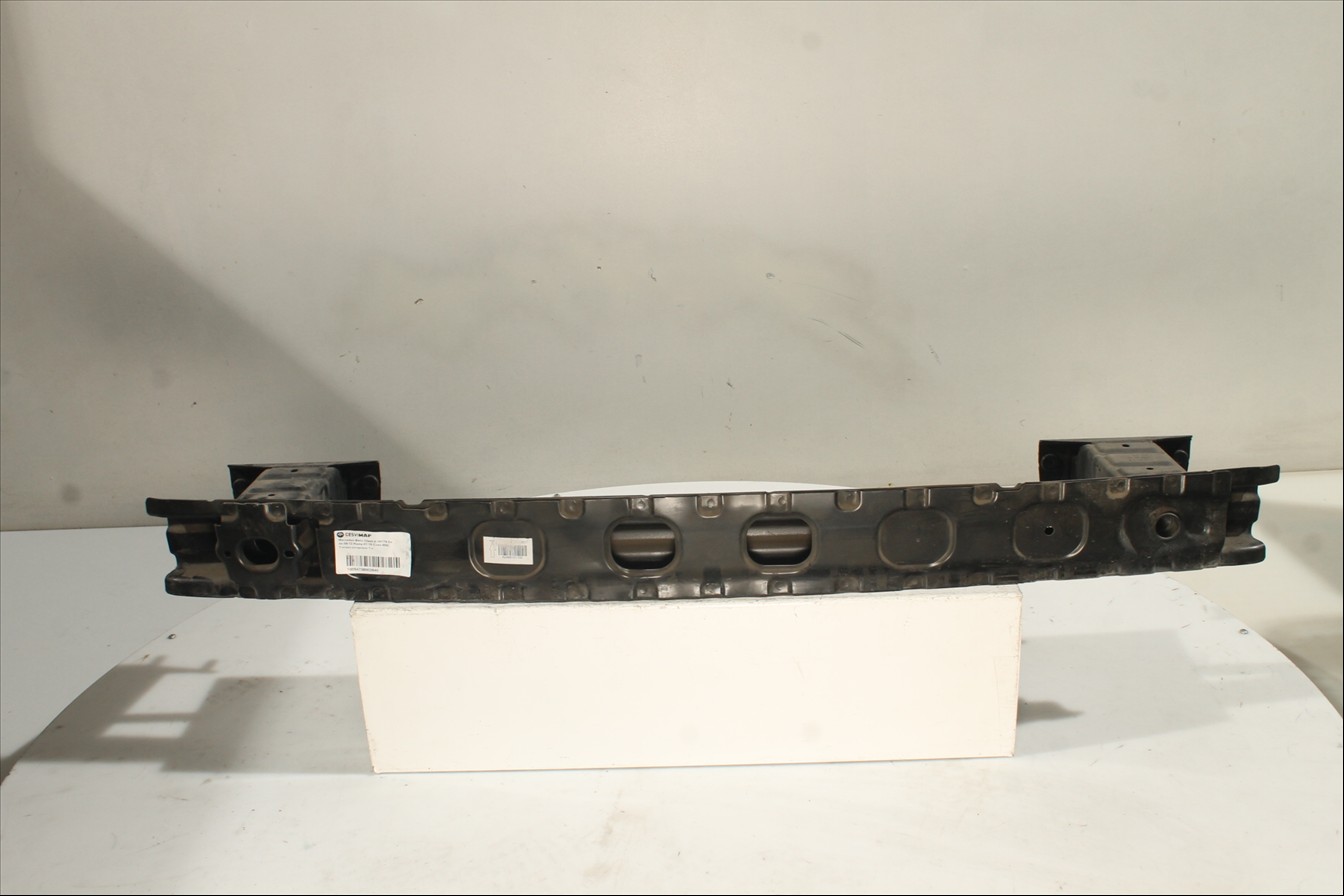 Traviesa paragolpes Tra.