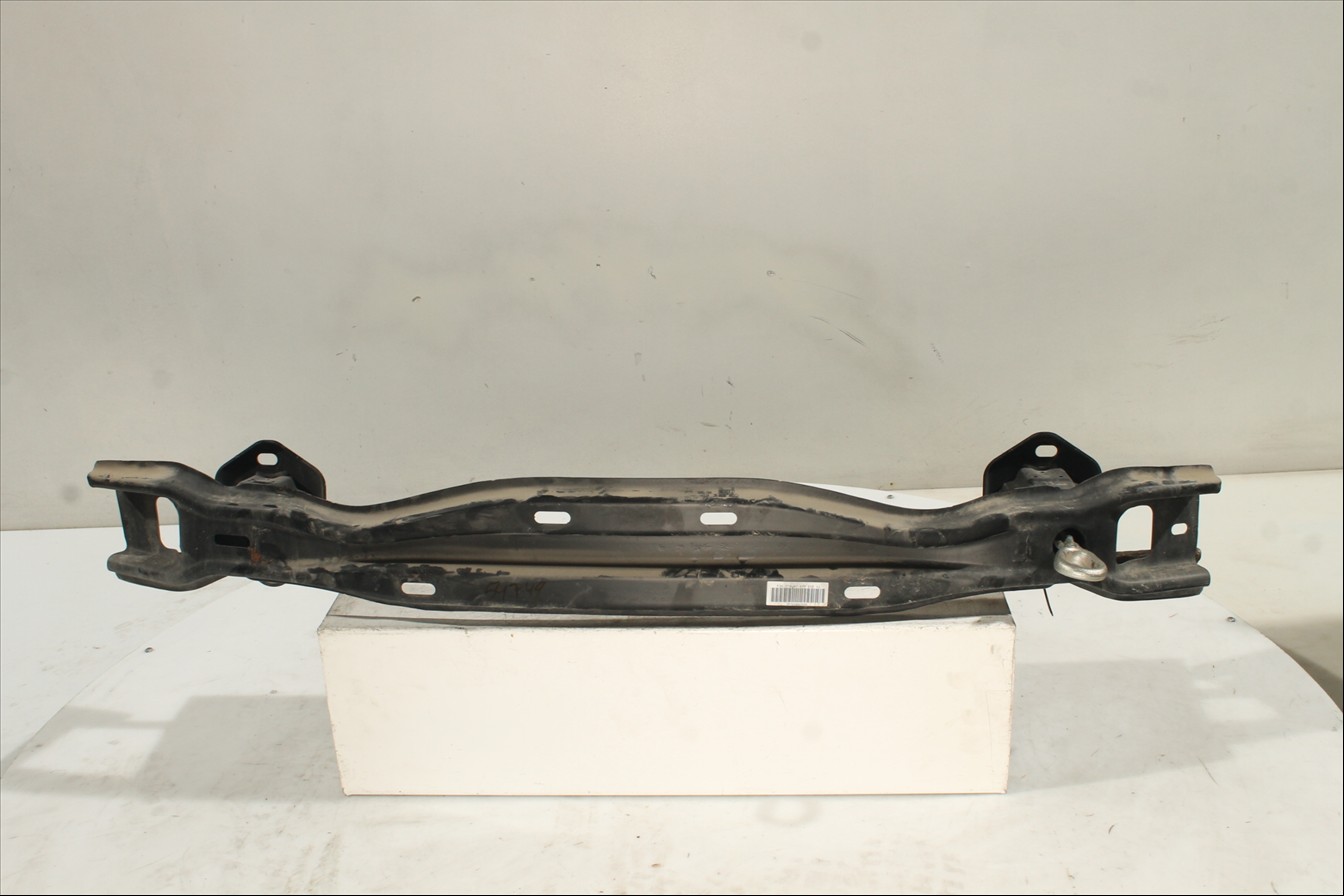 Traviesa paragolpes Tra.