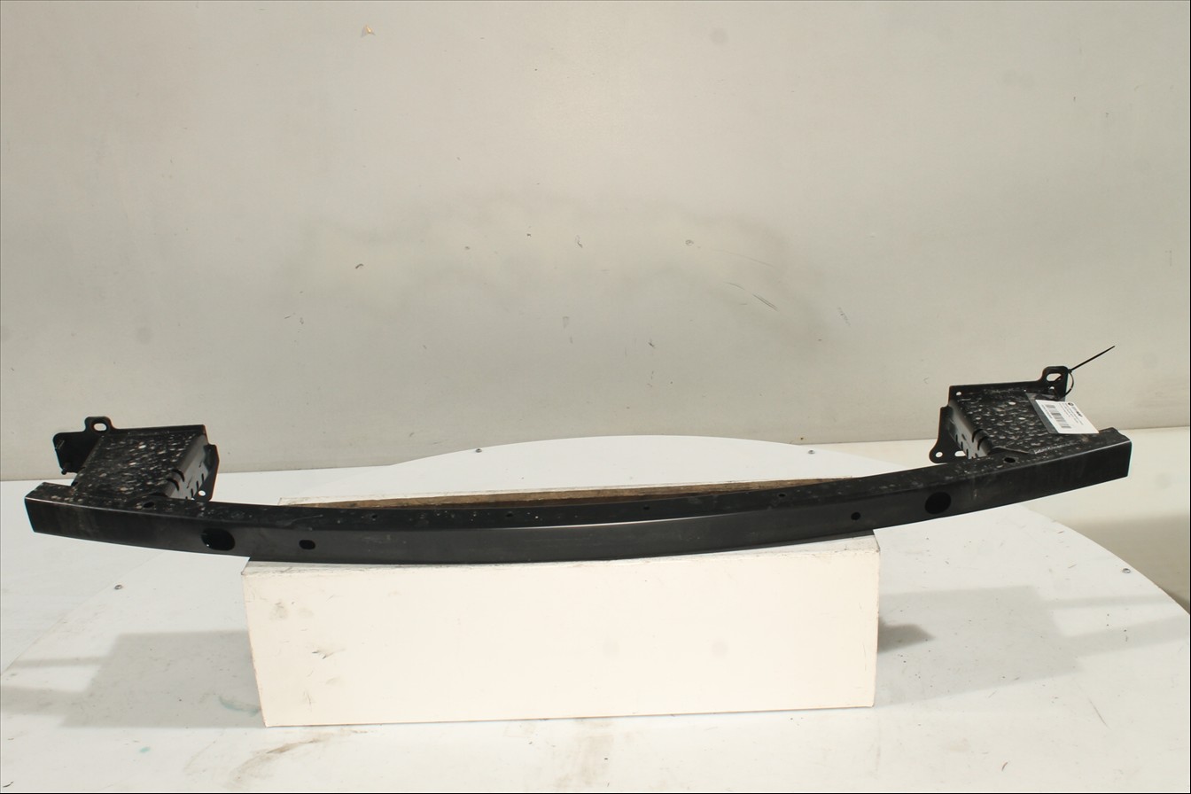 Traviesa paragolpes Tra.
