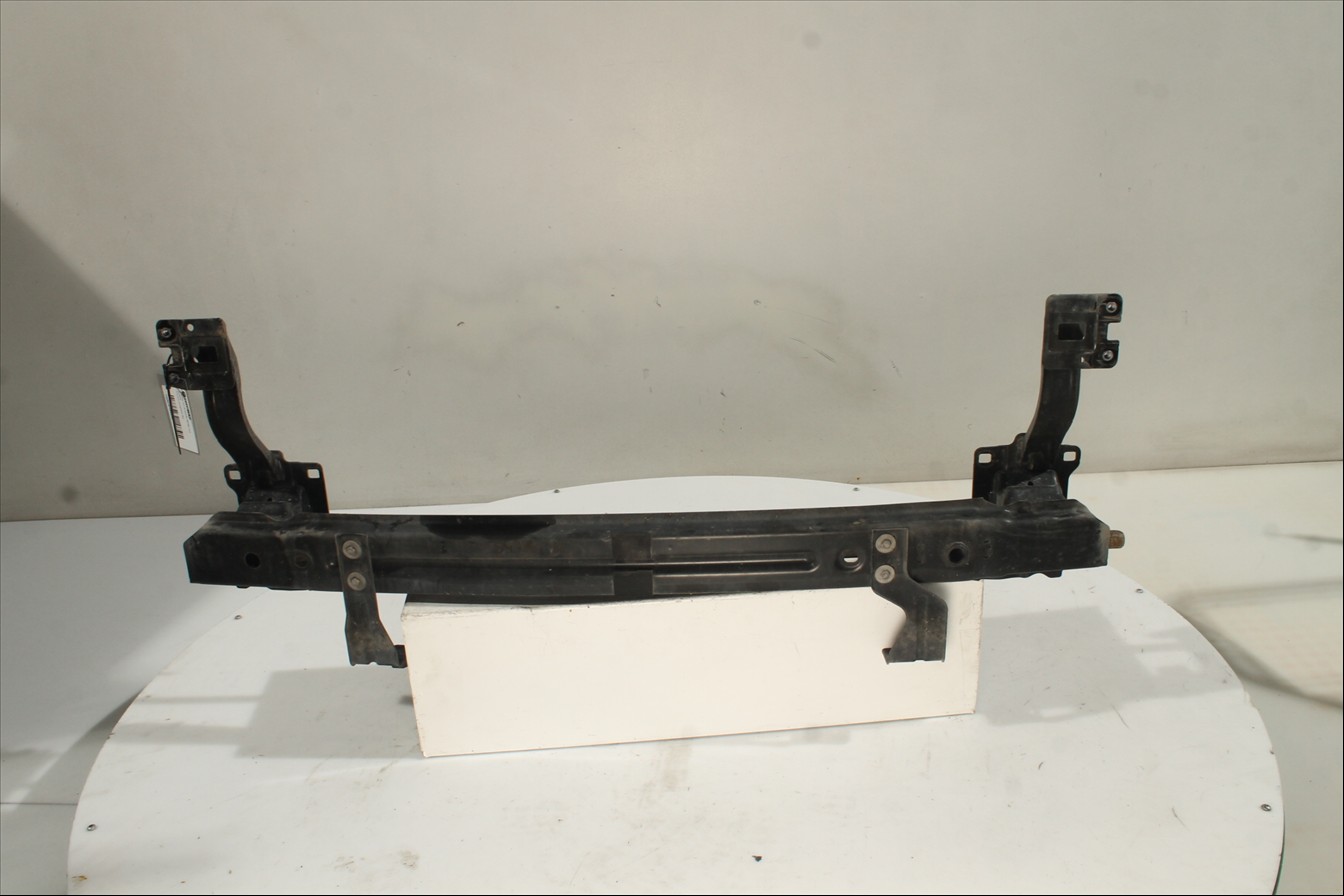 Traviesa paragolpes Del.