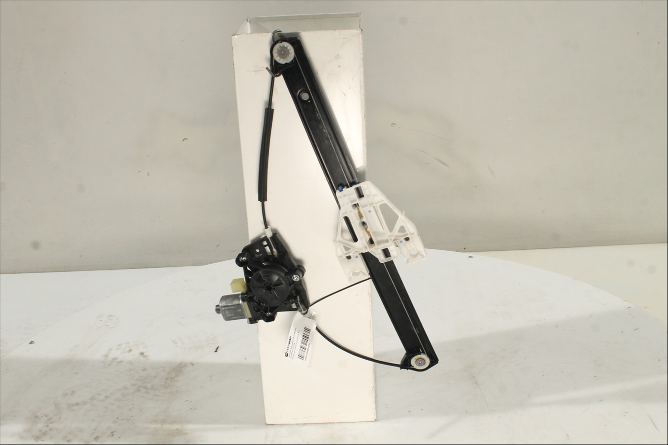 Elevalunas eléctrico puerta Tra. Der.