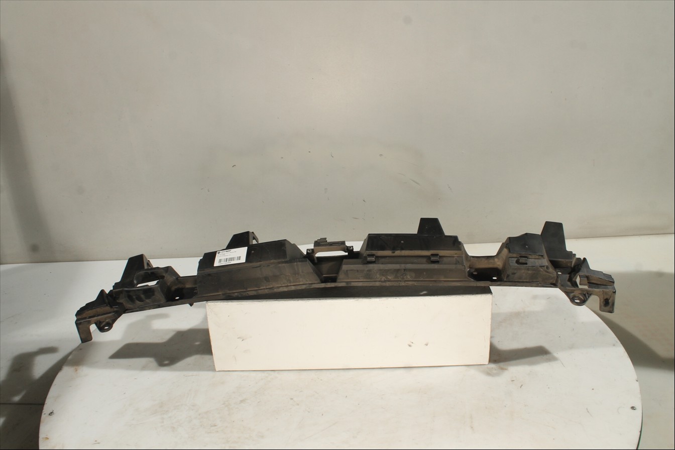 Traviesa paragolpes Tra.