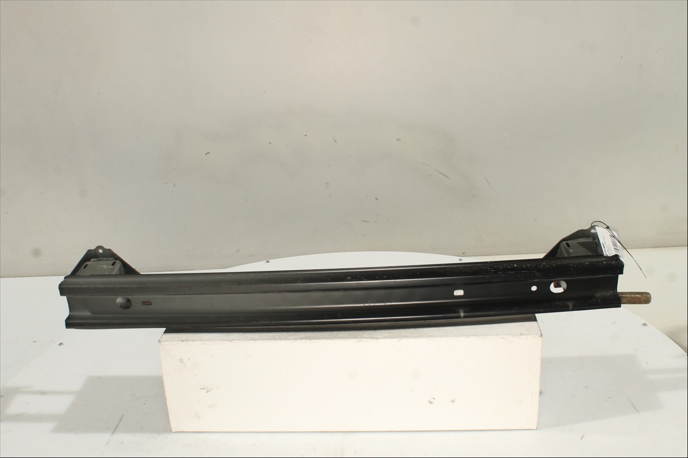 Traviesa paragolpes Tra.