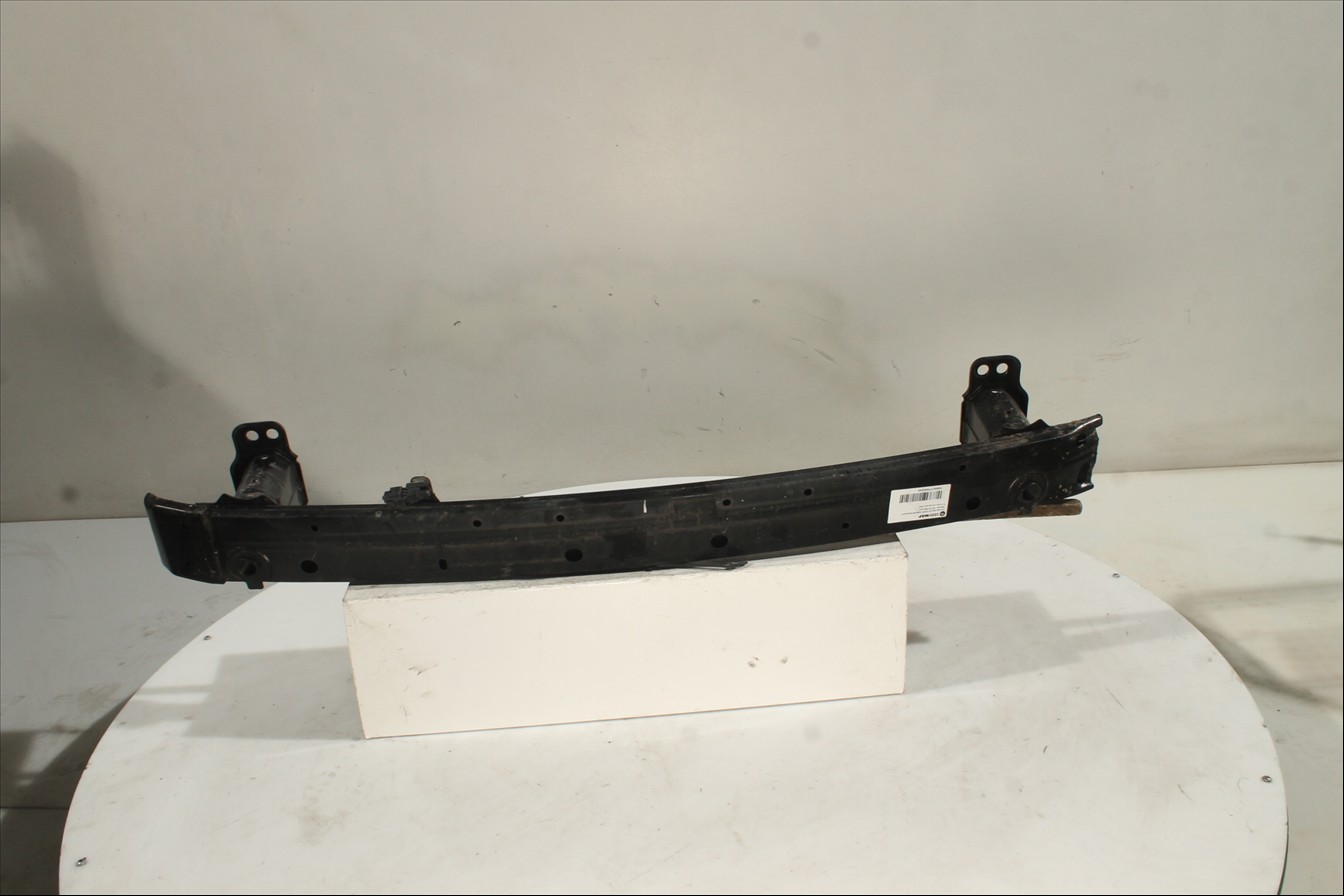 Traviesa paragolpes Del.