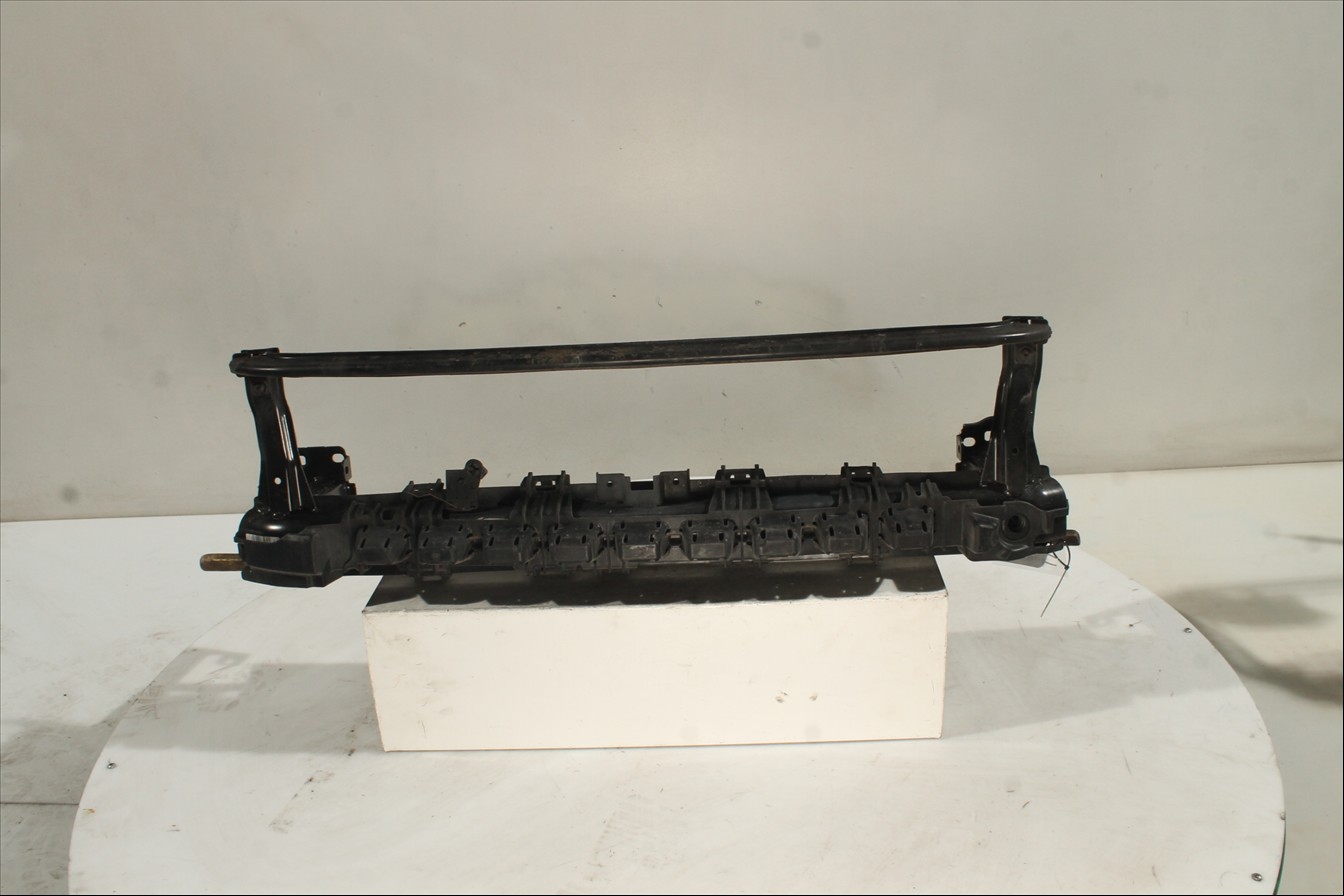 Traviesa paragolpes Del.