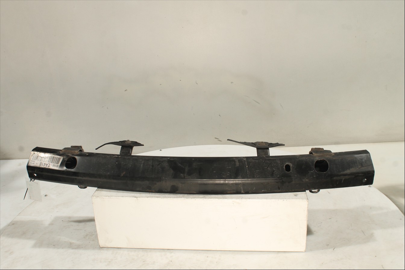 Traviesa paragolpes Tra.