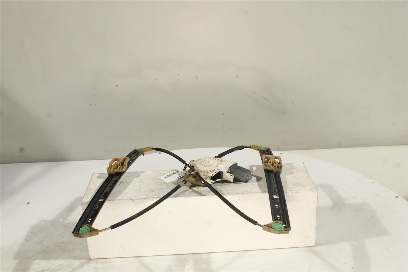 Elevalunas eléctrico puerta Tra. Der.