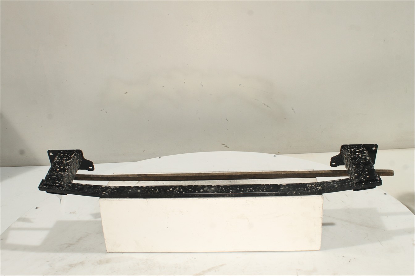 Traviesa paragolpes Del. Inf.