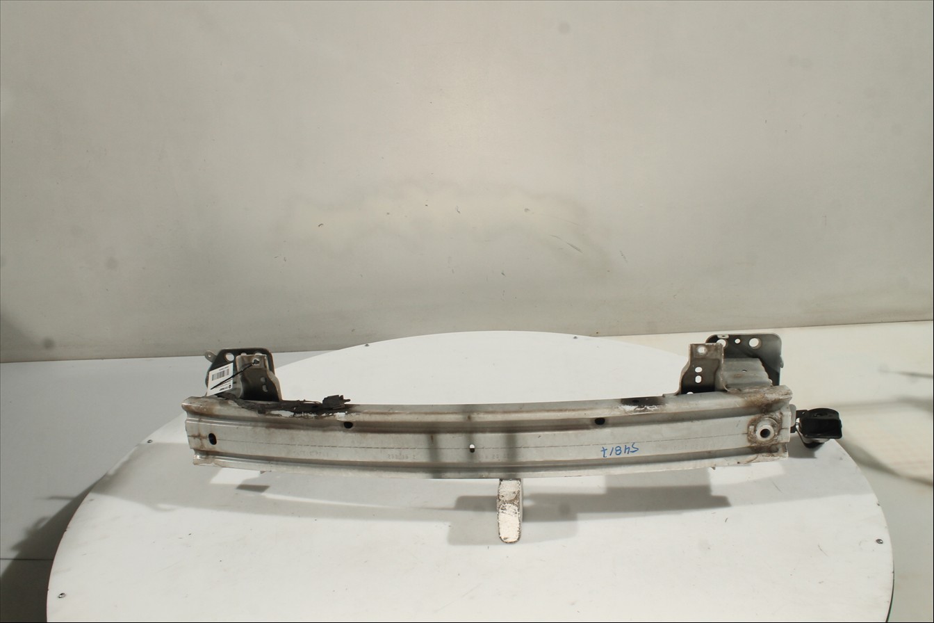 Traviesa paragolpes Del.