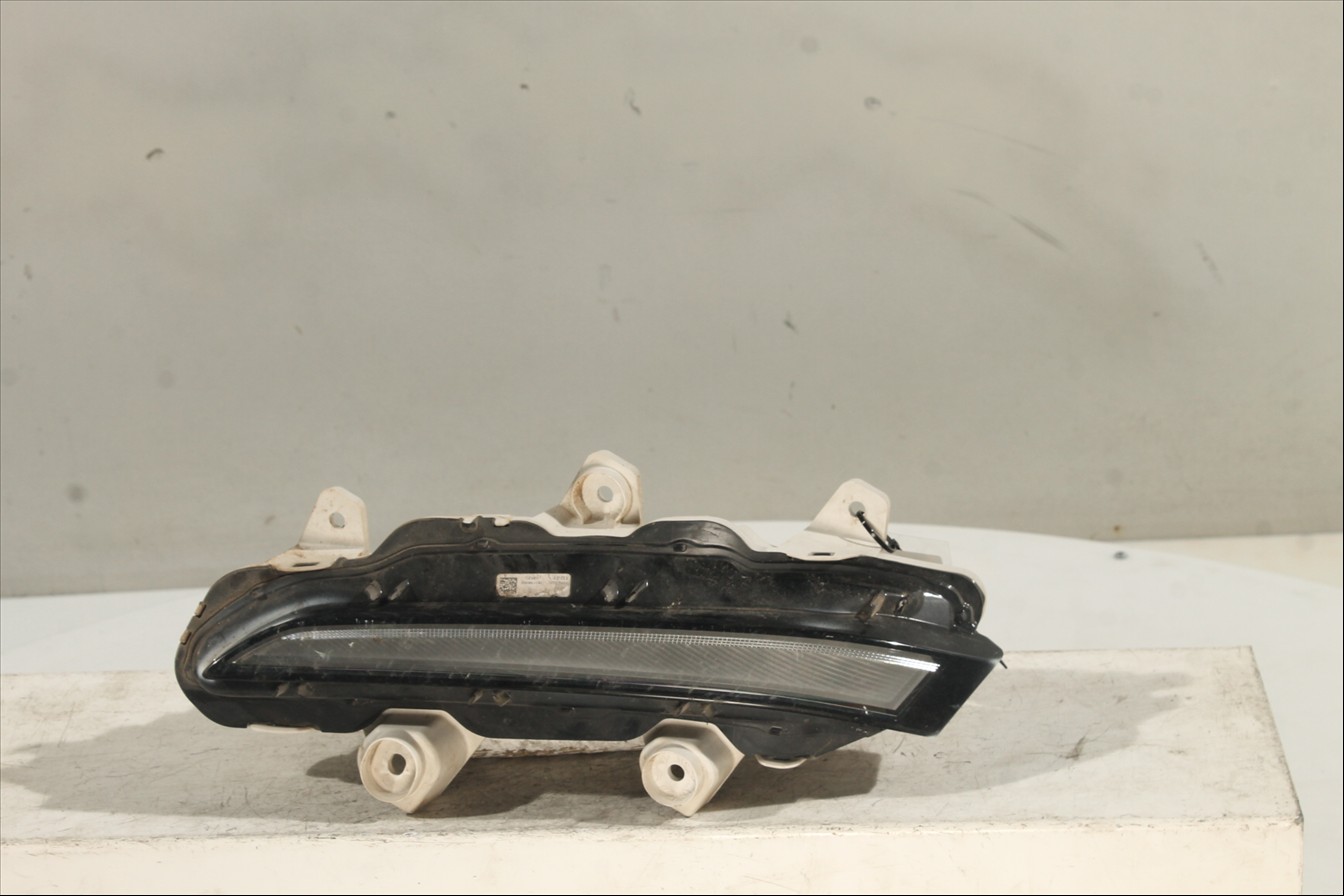 Piloto luz diurna Der.