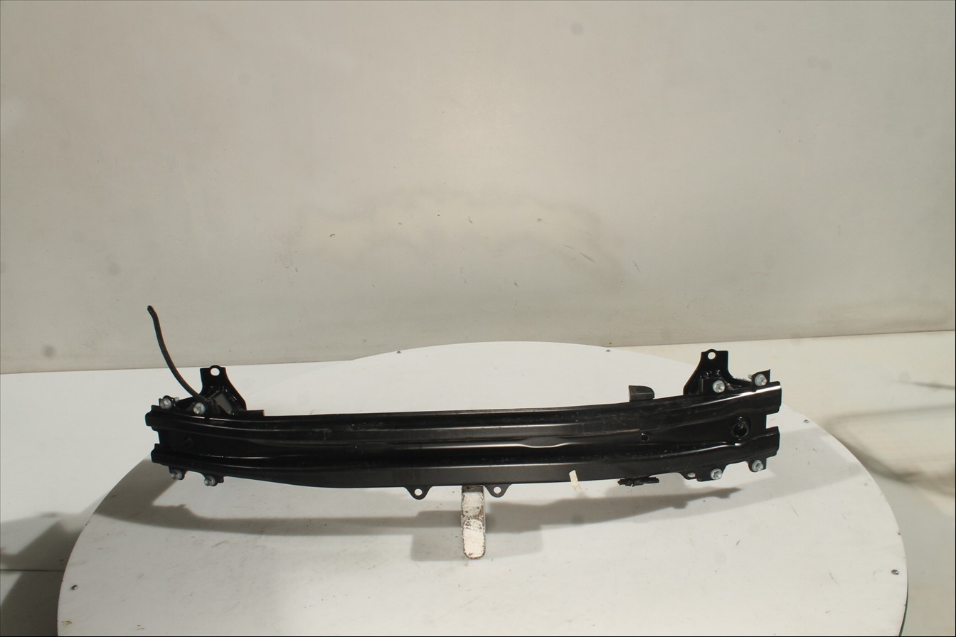 Traviesa paragolpes Del.