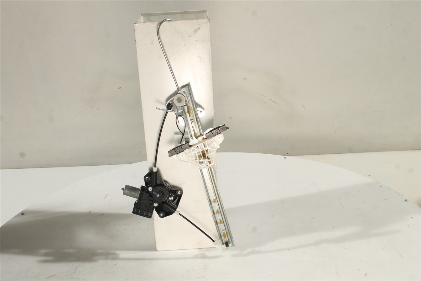 Elevalunas eléctrico puerta Del. Izq.