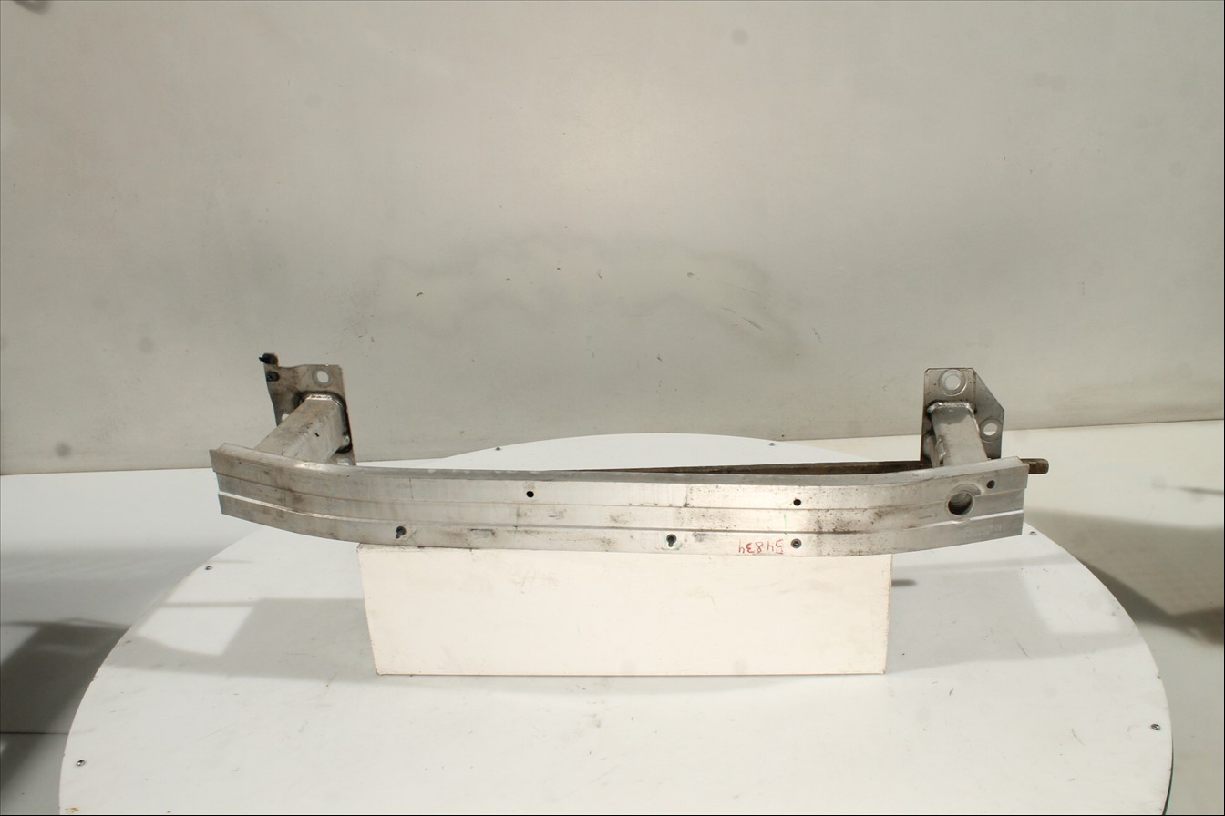 Traviesa paragolpes Del.