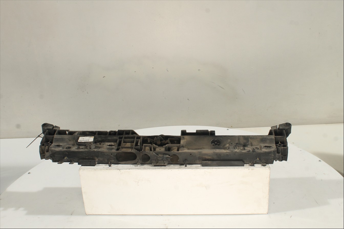 Traviesa paragolpes Del. Sup.