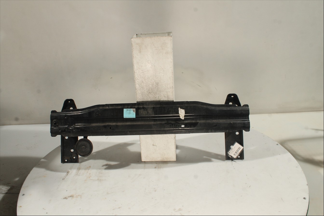 Traviesa paragolpes Del.