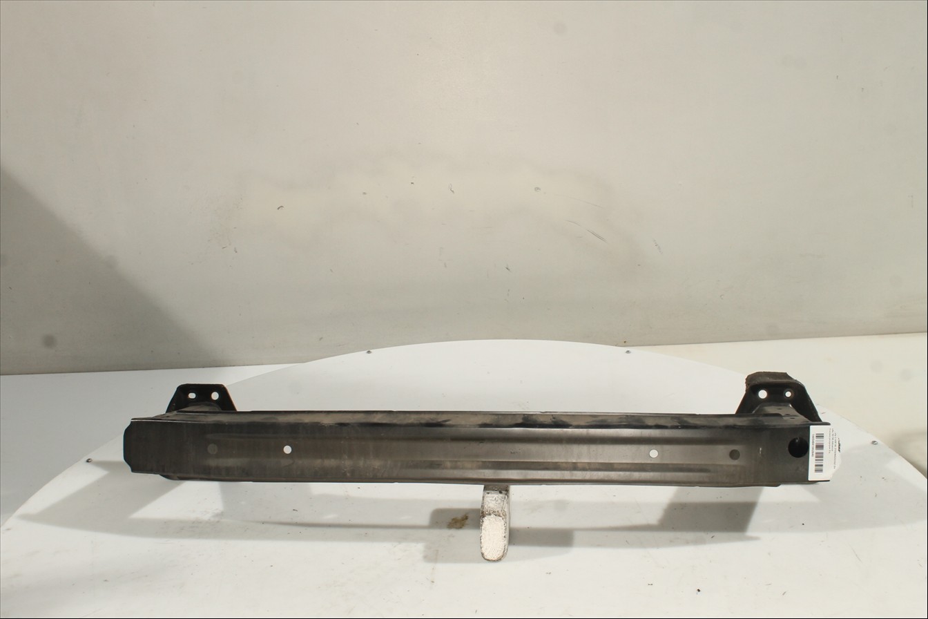 Traviesa paragolpes Tra.