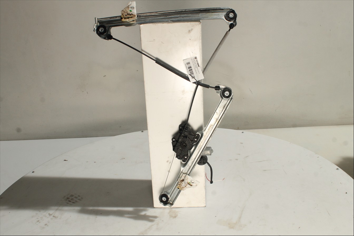 Elevalunas eléctrico puerta Del. Der.