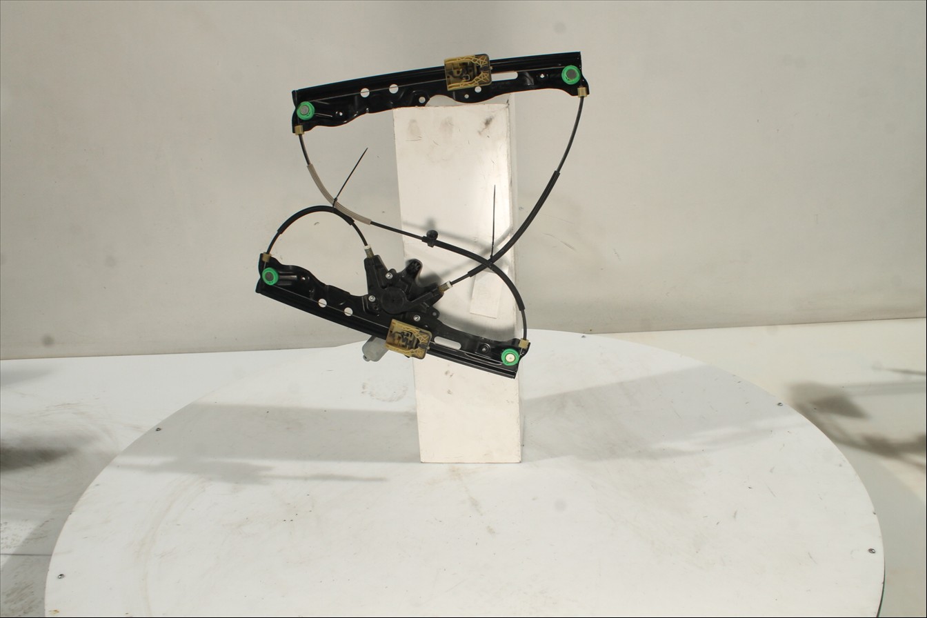 Elevalunas eléctrico puerta Del. Der.