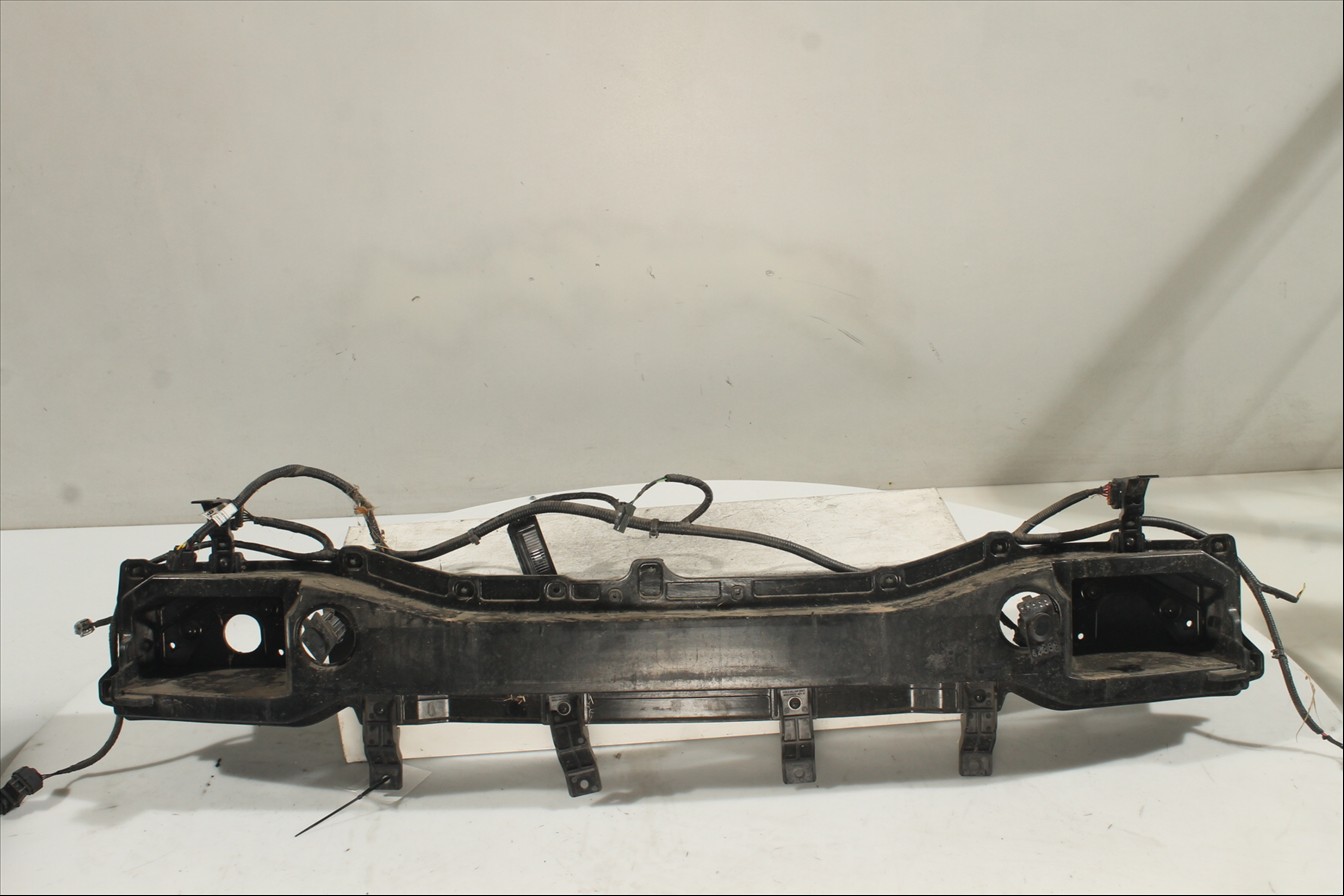 Traviesa paragolpes Tra.