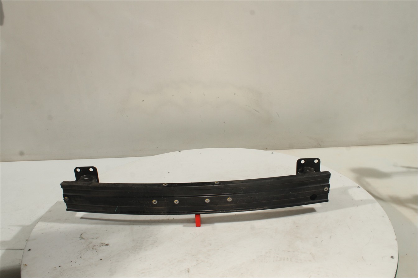 Traviesa paragolpes Del.