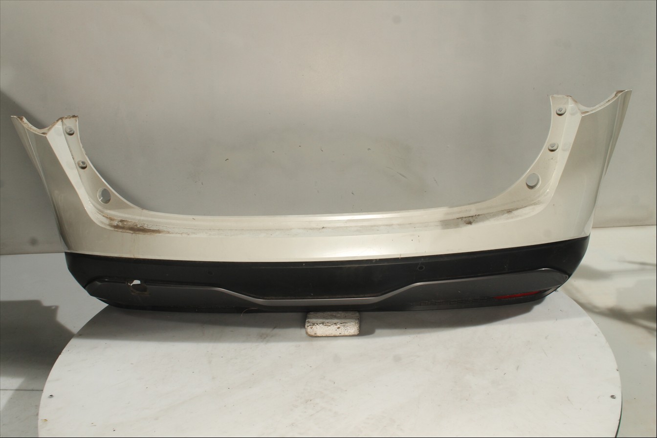 Paragolpes Tra.