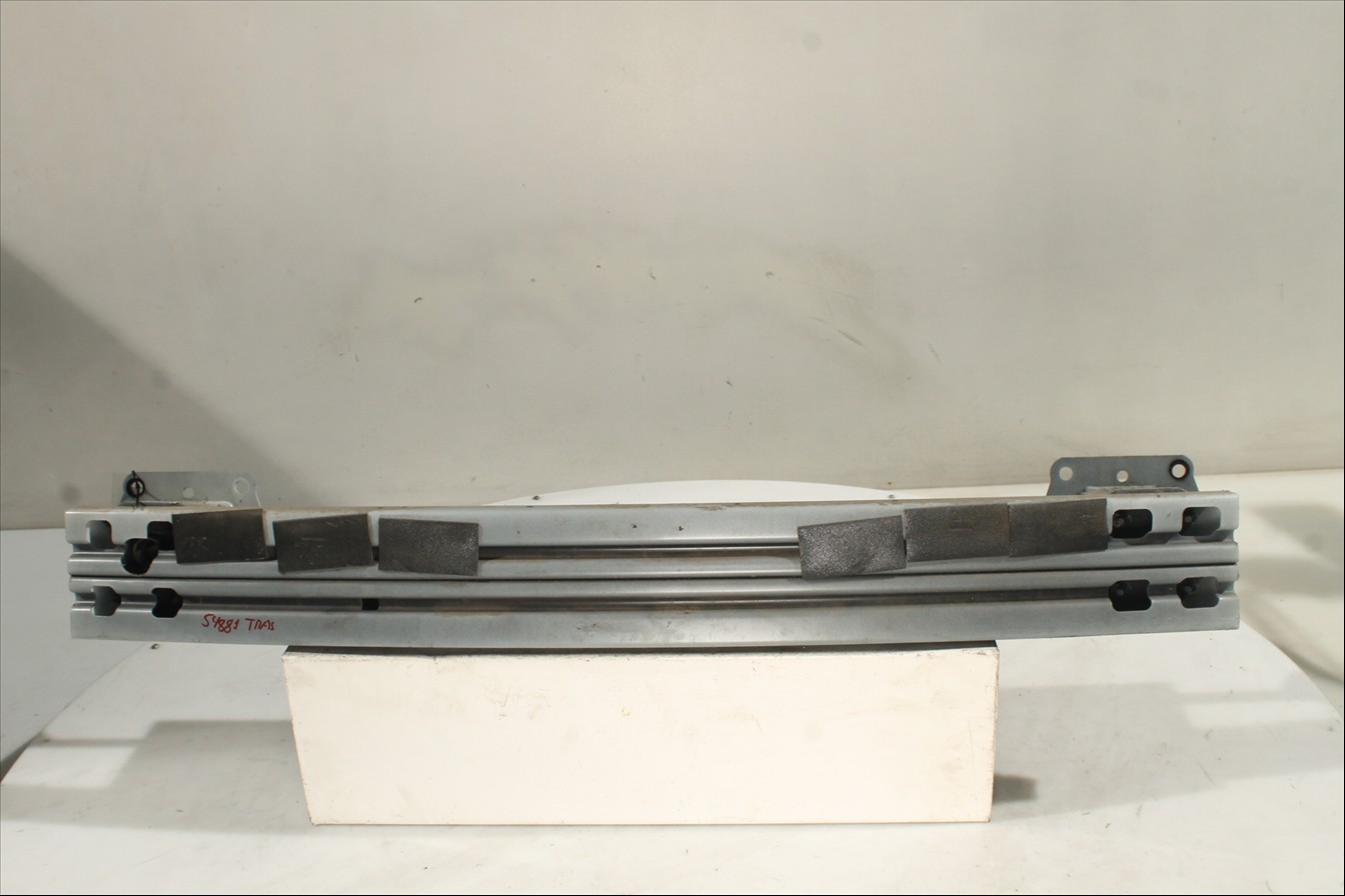 Traviesa paragolpes Tra.