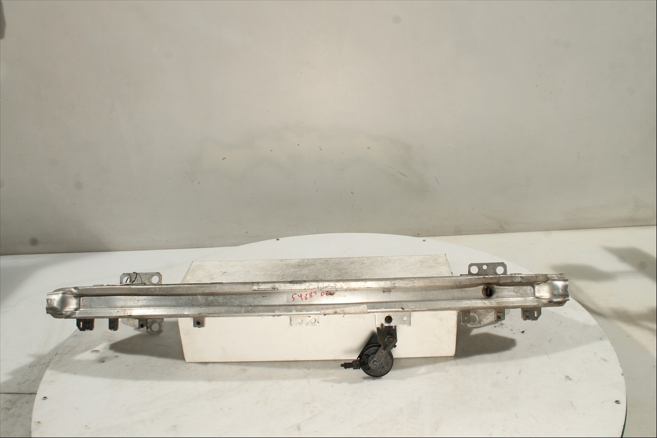 Traviesa paragolpes Del.