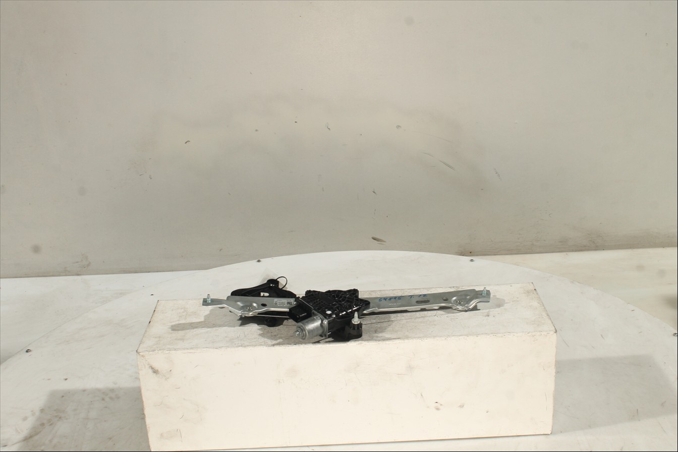 Elevalunas eléctrico puerta Tra. Izq.