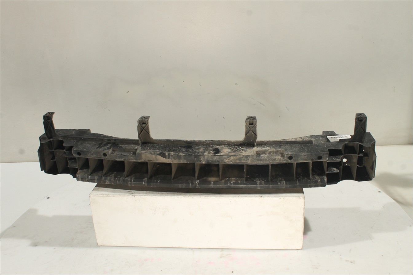 Traviesa paragolpes Tra.