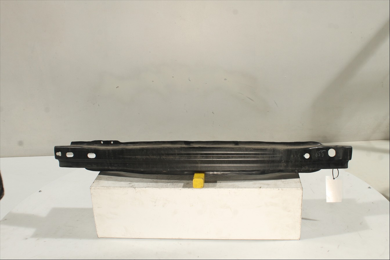 Traviesa paragolpes Tra.