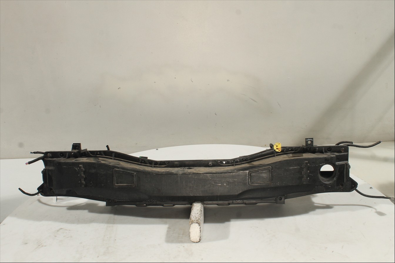 Traviesa paragolpes Tra.