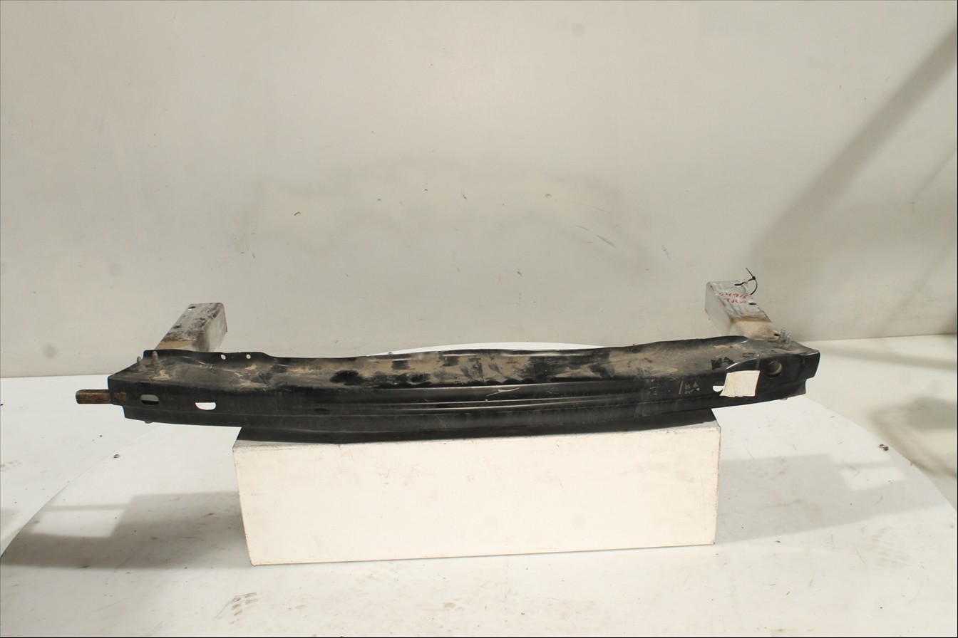 Traviesa paragolpes Tra.