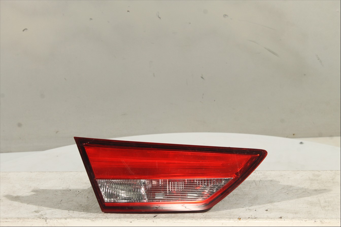 Piloto interior Tra. Izq.