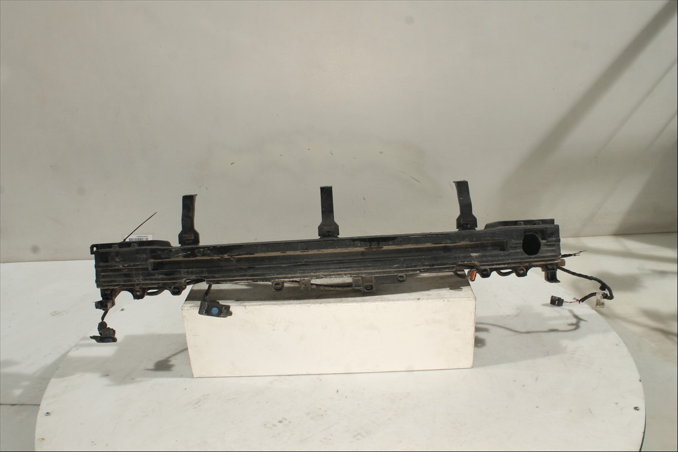 Traviesa paragolpes Tra.