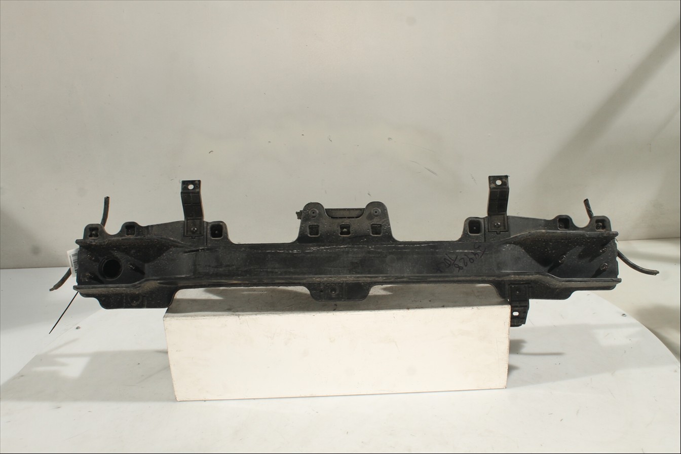 Traviesa paragolpes Tra.