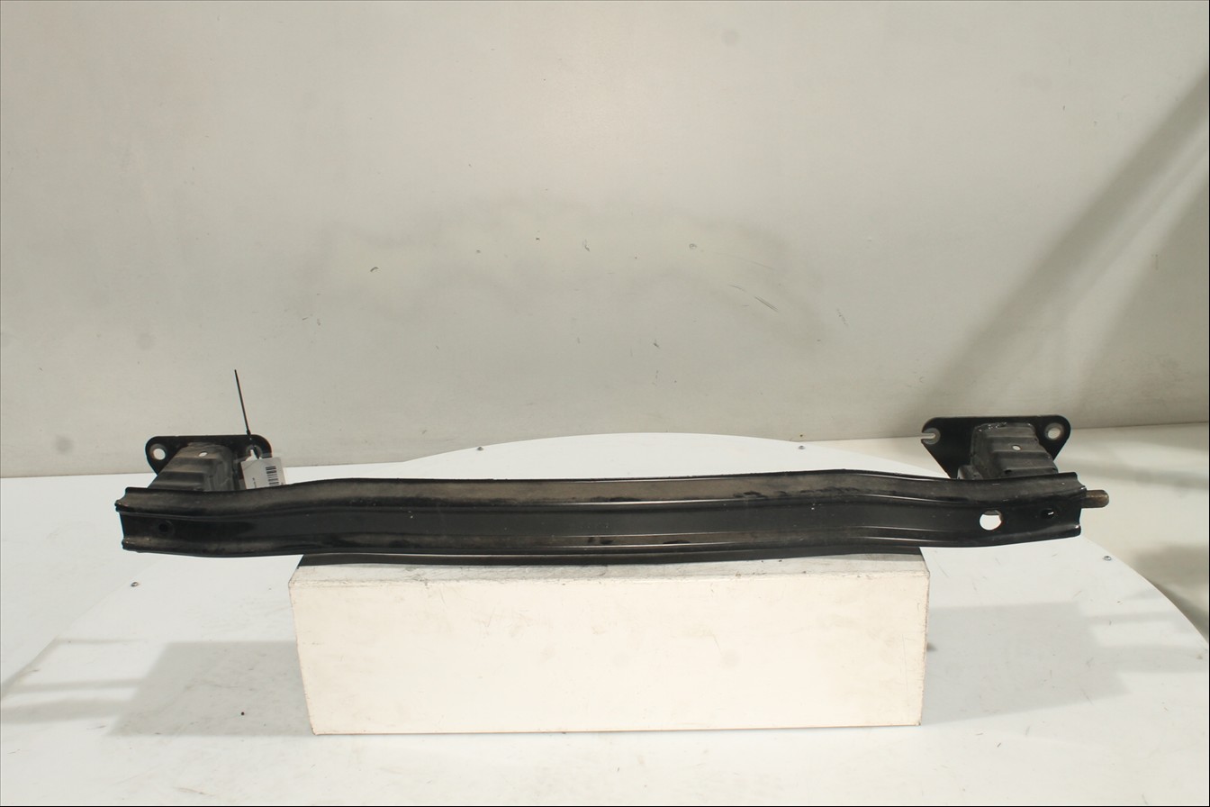 Traviesa paragolpes Tra.